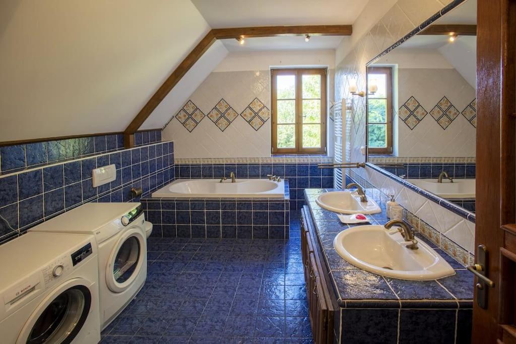 7 Bedroom Secluded Villa Close To Prague Říčany المظهر الخارجي الصورة
