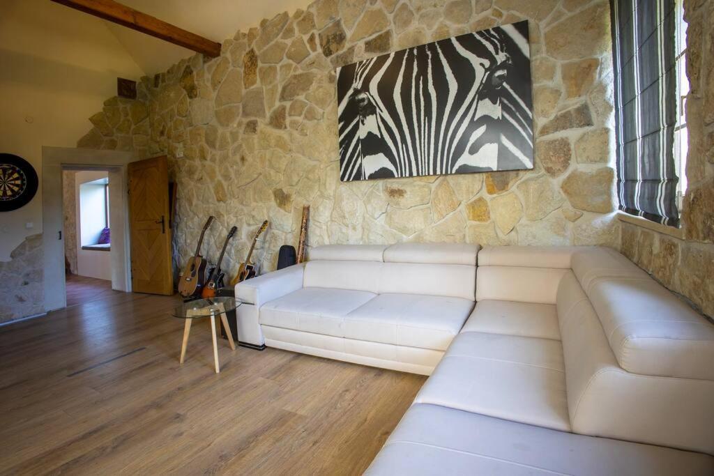 7 Bedroom Secluded Villa Close To Prague Říčany المظهر الخارجي الصورة