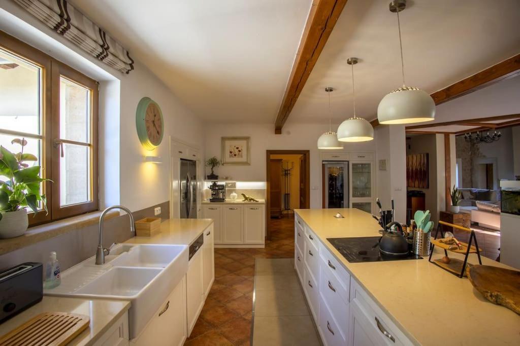 7 Bedroom Secluded Villa Close To Prague Říčany المظهر الخارجي الصورة