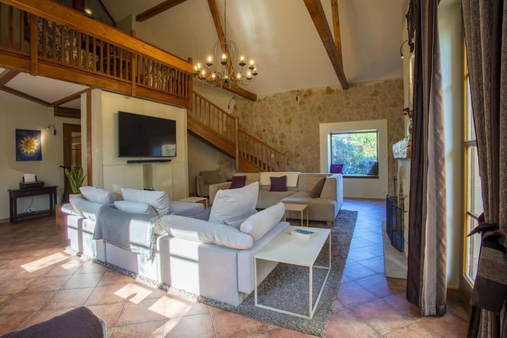 7 Bedroom Secluded Villa Close To Prague Říčany المظهر الخارجي الصورة